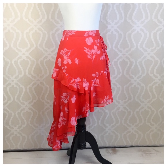 *CLEARANCE* Red Floral Asymmetrical Skirt - Picture 4 of 8